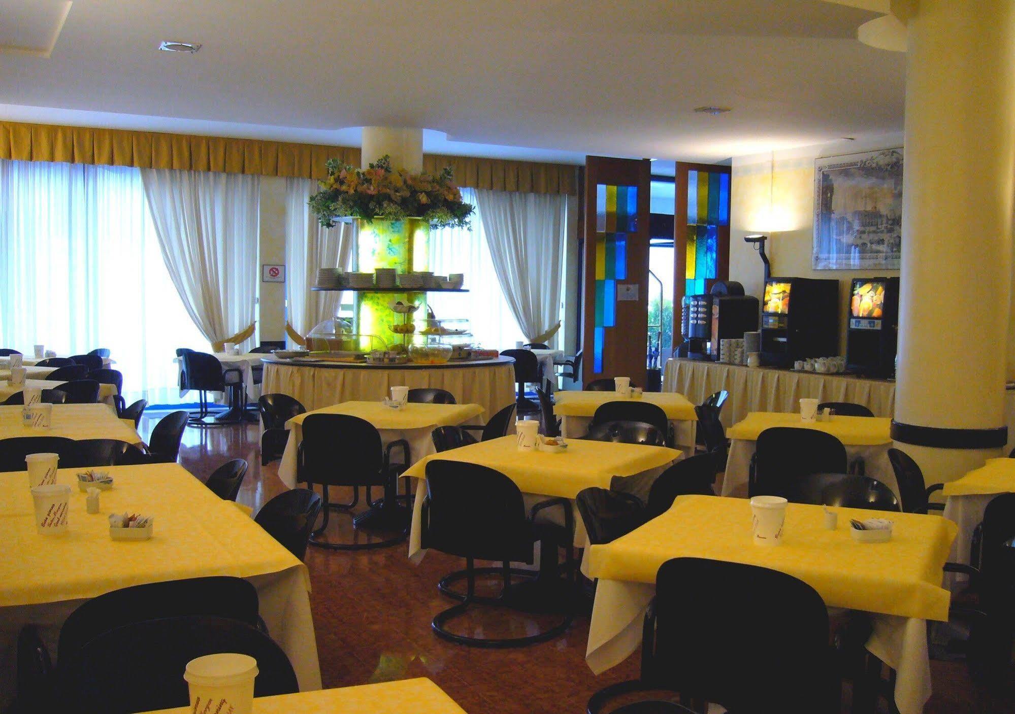 Hotel Krystal Bussolengo Luaran gambar