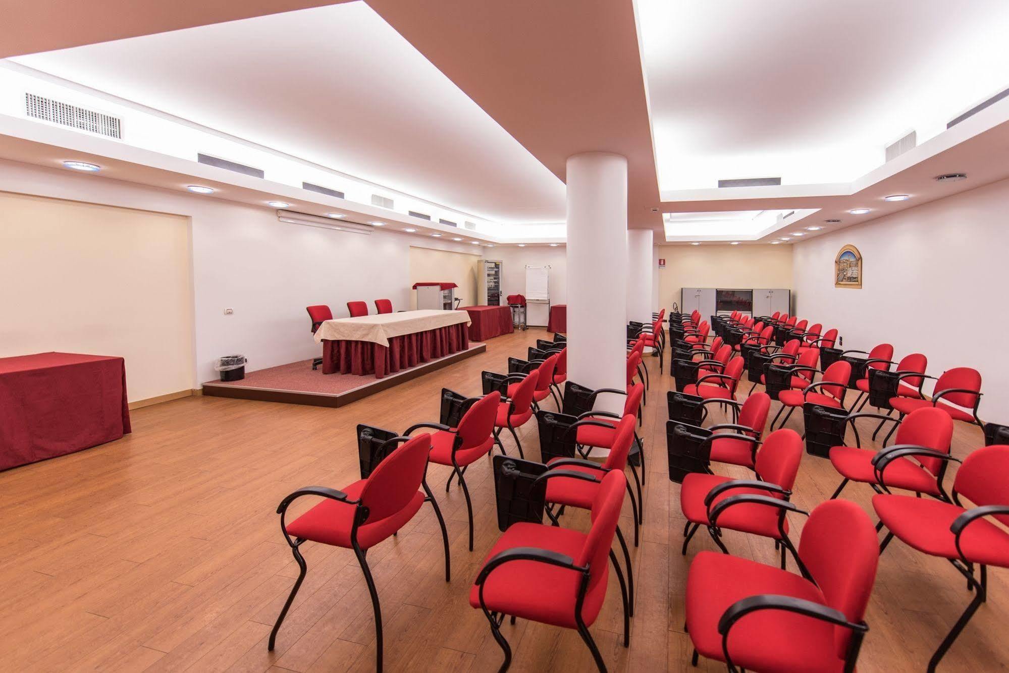 Hotel Krystal Bussolengo Luaran gambar