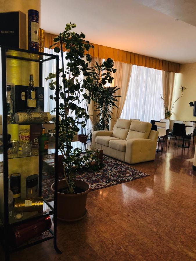 Hotel Krystal Bussolengo Luaran gambar