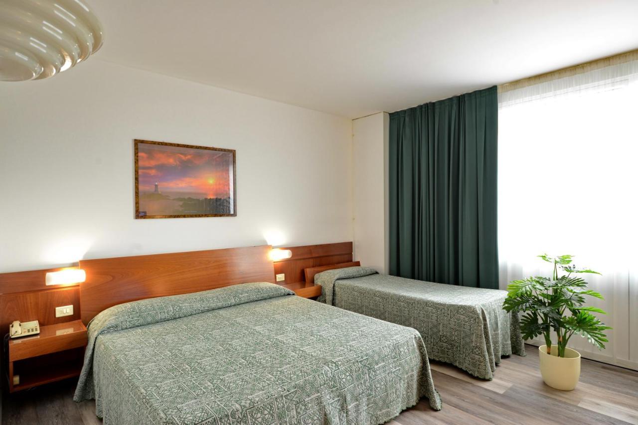 Hotel Krystal Bussolengo Luaran gambar