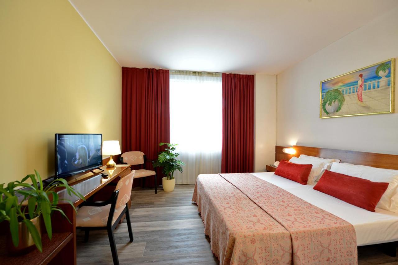 Hotel Krystal Bussolengo Luaran gambar